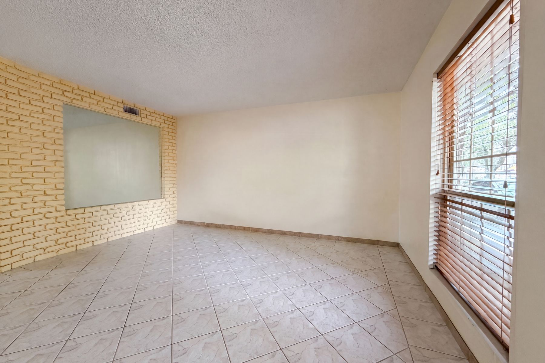 Property photo 3 of 2503 McCue Rd Apt 5