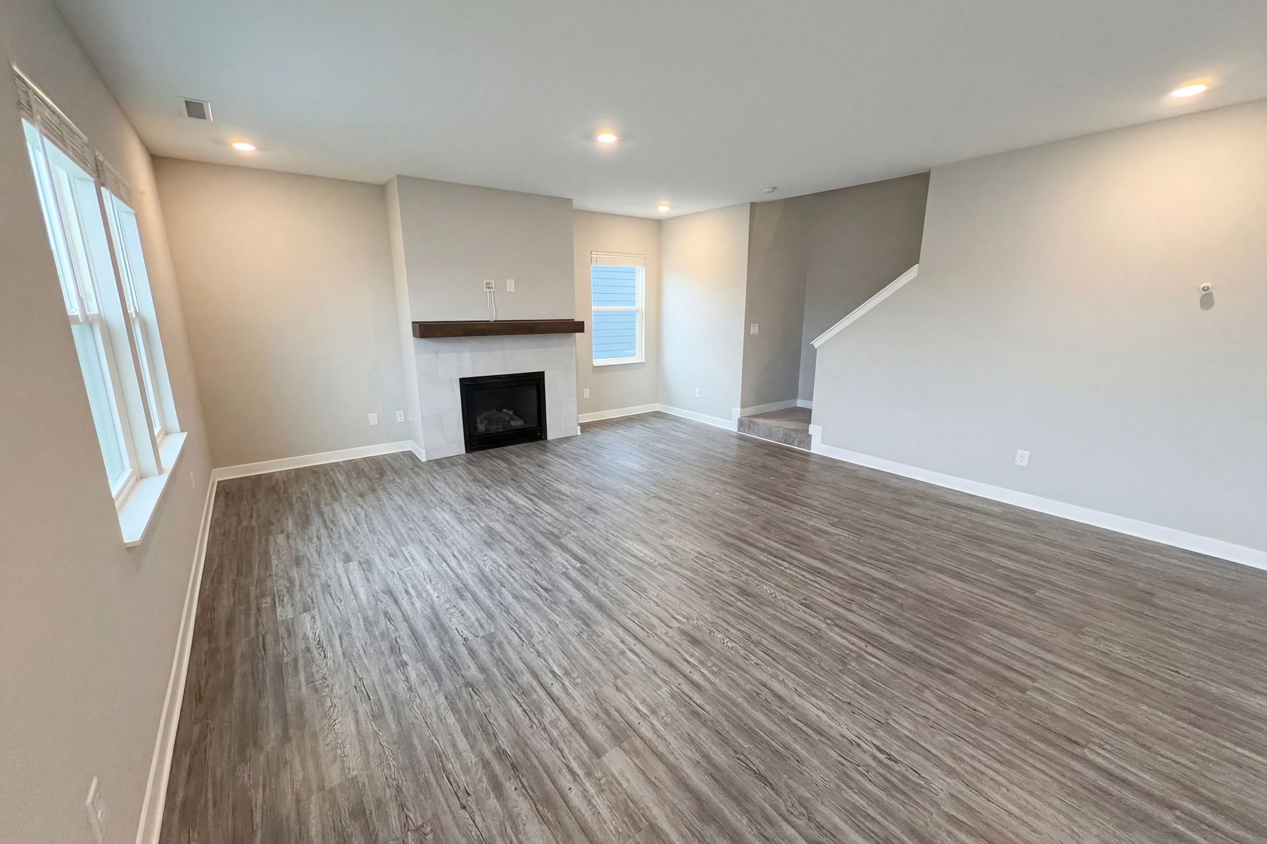 Property photo 3 of 8691 Laurelton Pl