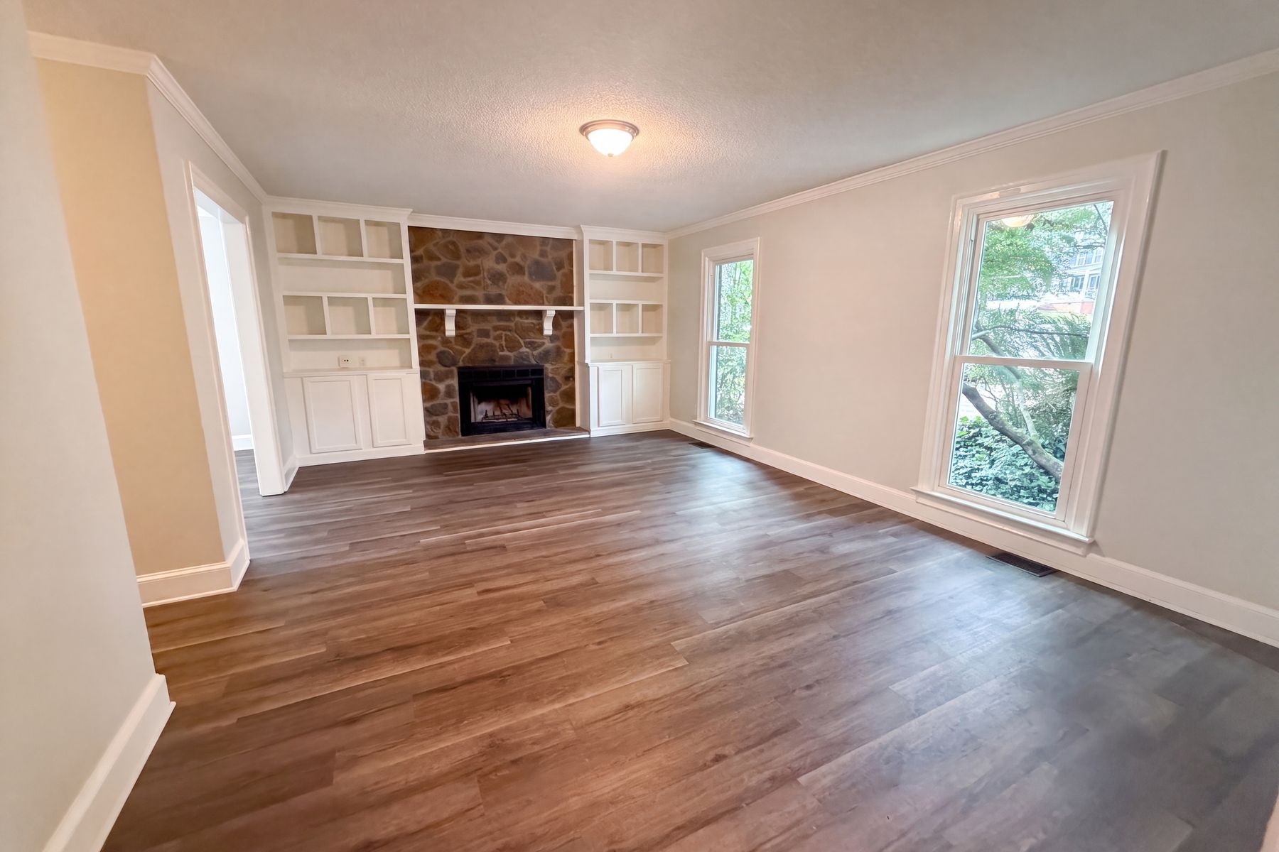 Property photo 3 of 212 Conrad Cir