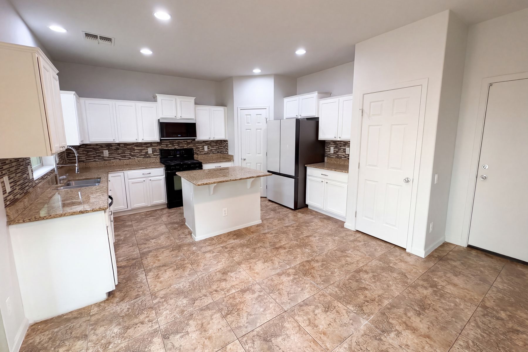Photo 2 of 40 of 5417 W Parsons Rd, Phoenix, AZ