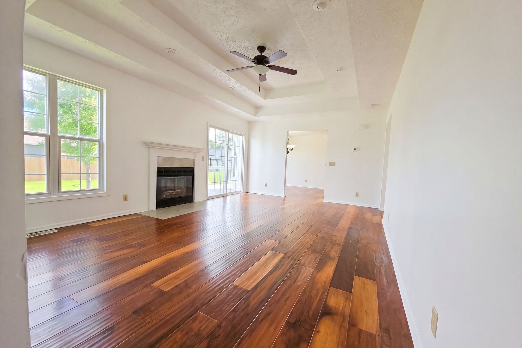 Property photo 3 of 215 W Gano Chance Dr