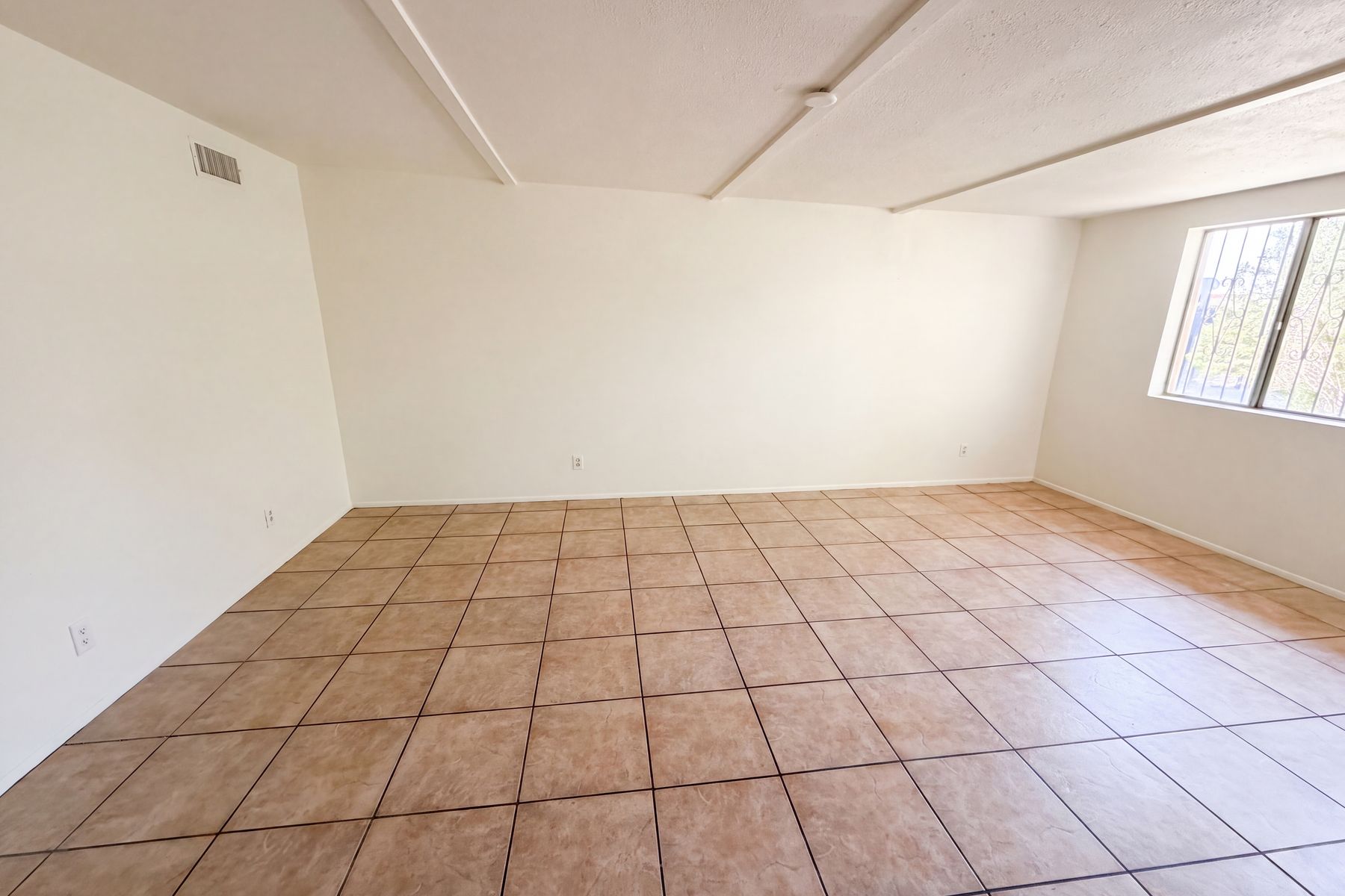Property photo 3 of 4425 S Silver Beech Ave