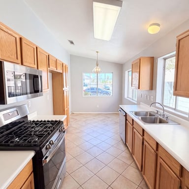 Property photo 2 of 9121 Indian Breeze Dr