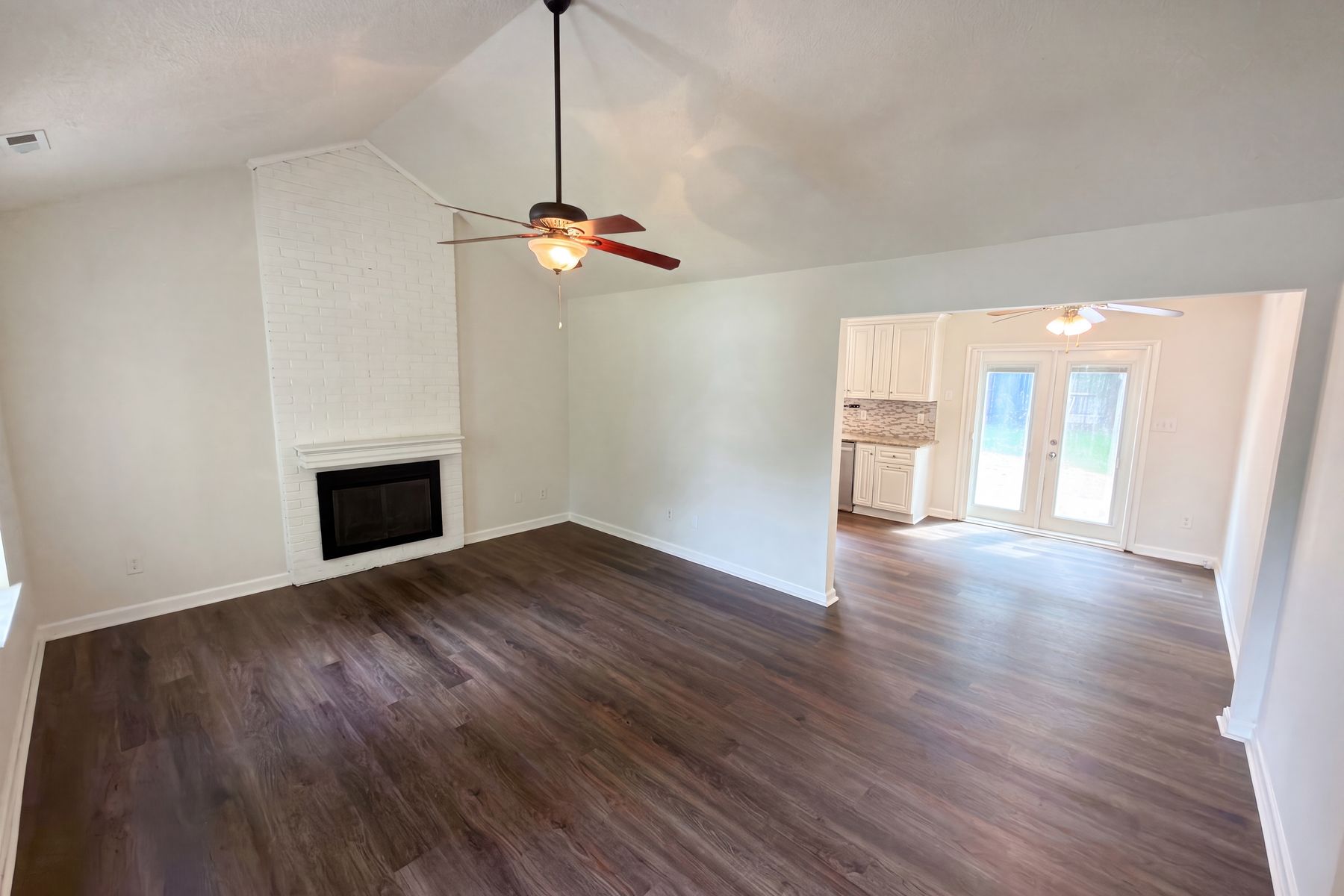 Property photo 3 of 3505 Sandberry Dr