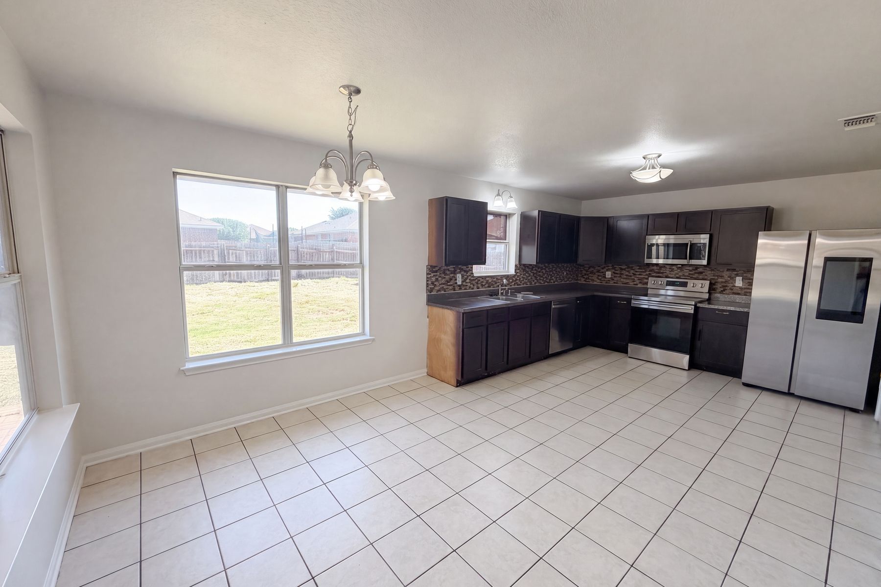Photo 2 of 19 of 507 Abu Bakar Dr, Killeen, TX