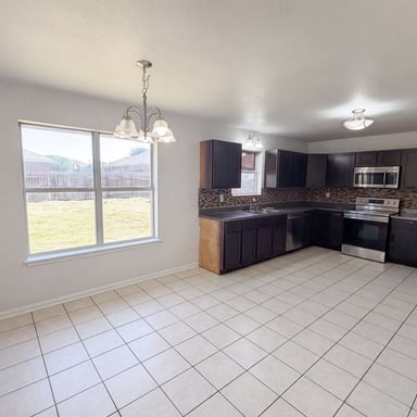 Property photo 2 of 507 Abu Bakar Dr