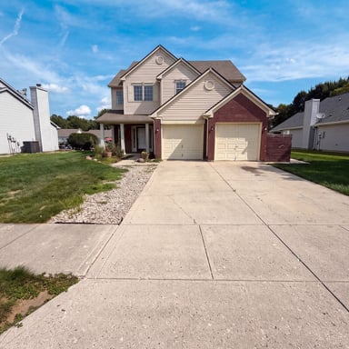 Property photo 1 of 828 Claiborne Ln