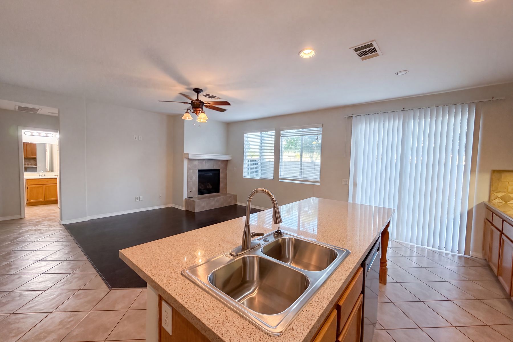 Photo 2 of 28 of 38408 Tranquila Ave, Murrieta, CA