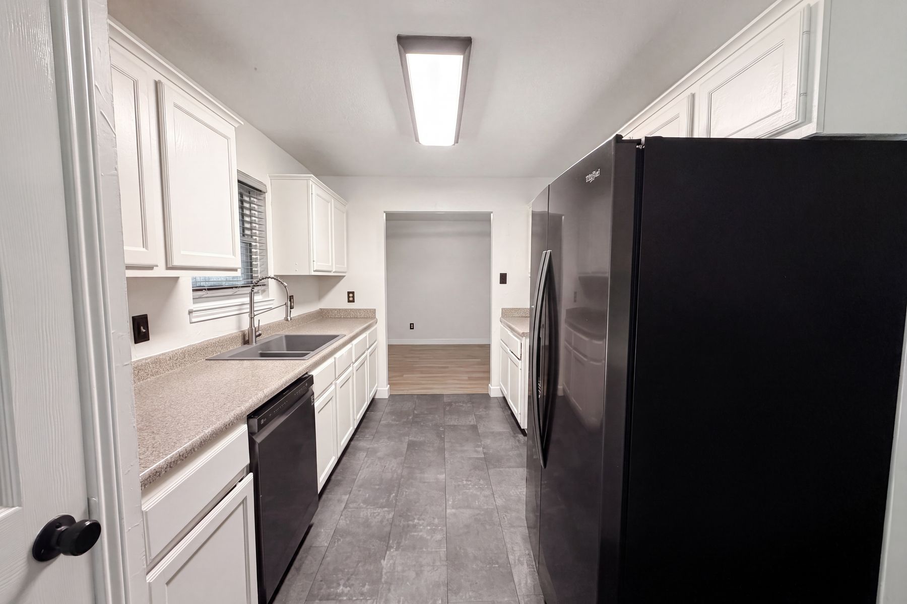 Photo 2 of 19 of 2505 Lain Dr, Killeen, TX