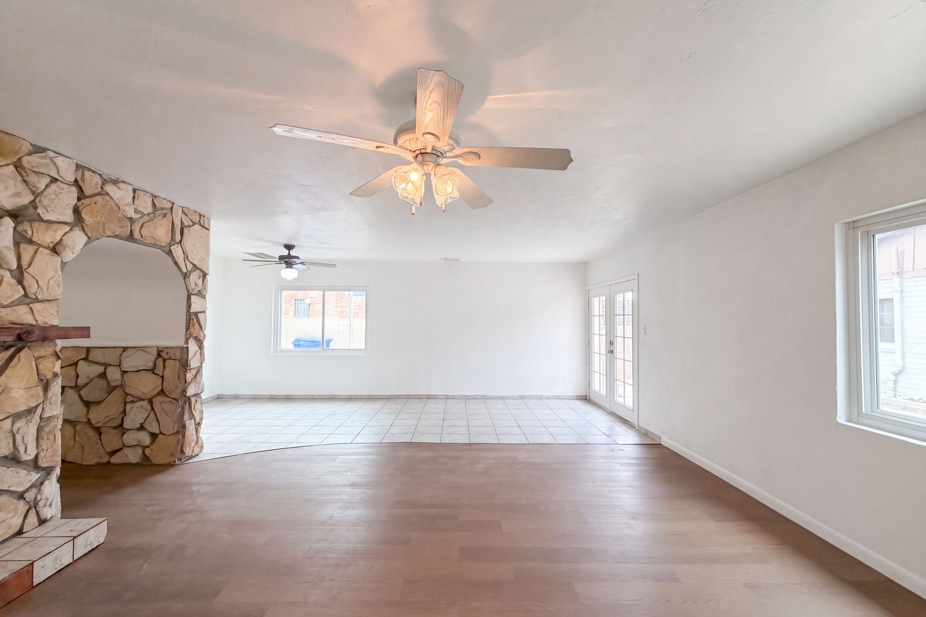 Property photo 3 of 1835 E Palm Ln