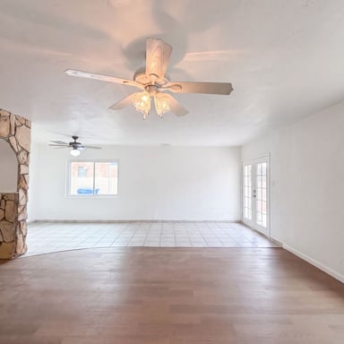 Property photo 3 of 1835 E Palm Ln