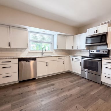 Property photo 2 of 871 Wycliffe Ct