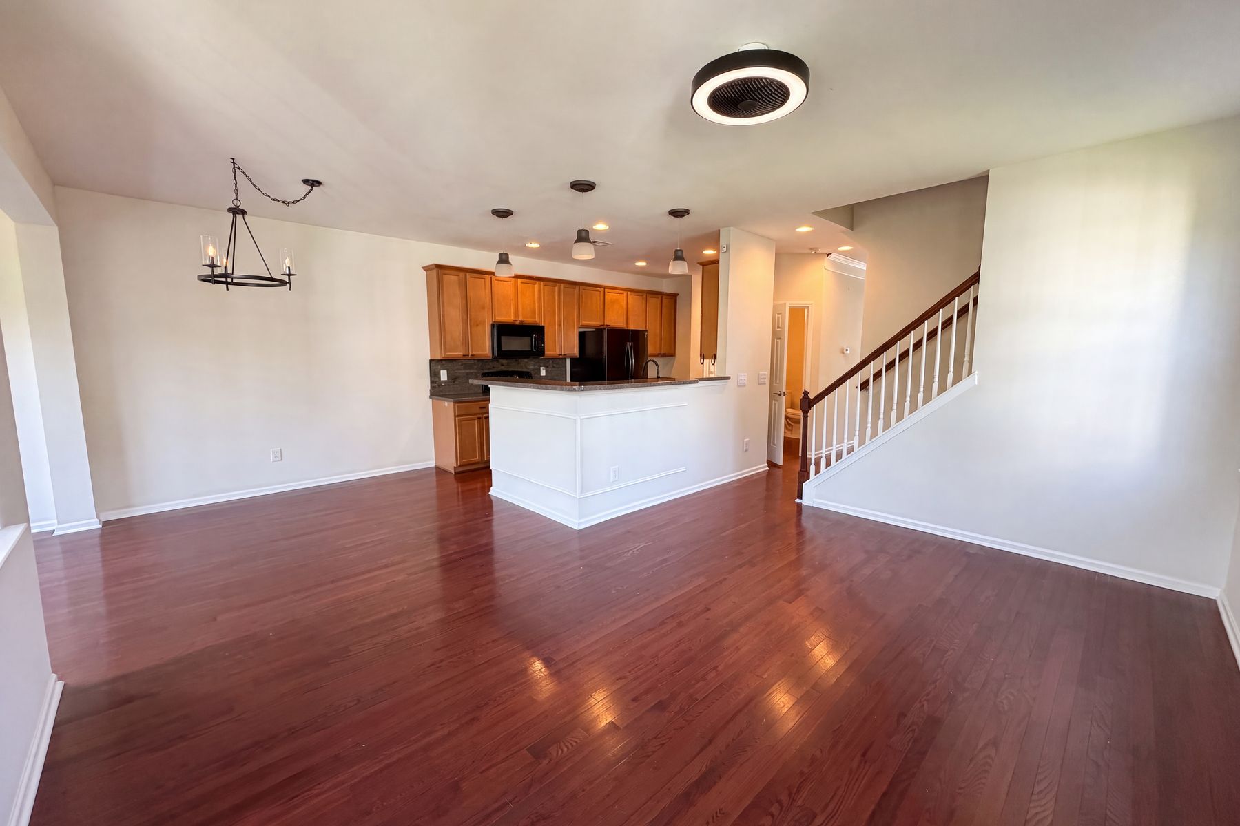 Property photo 3 of 9006 Parlor Dr