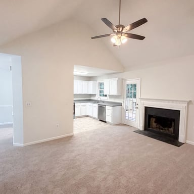 Property photo 3 of 325 Spring Lake Ct