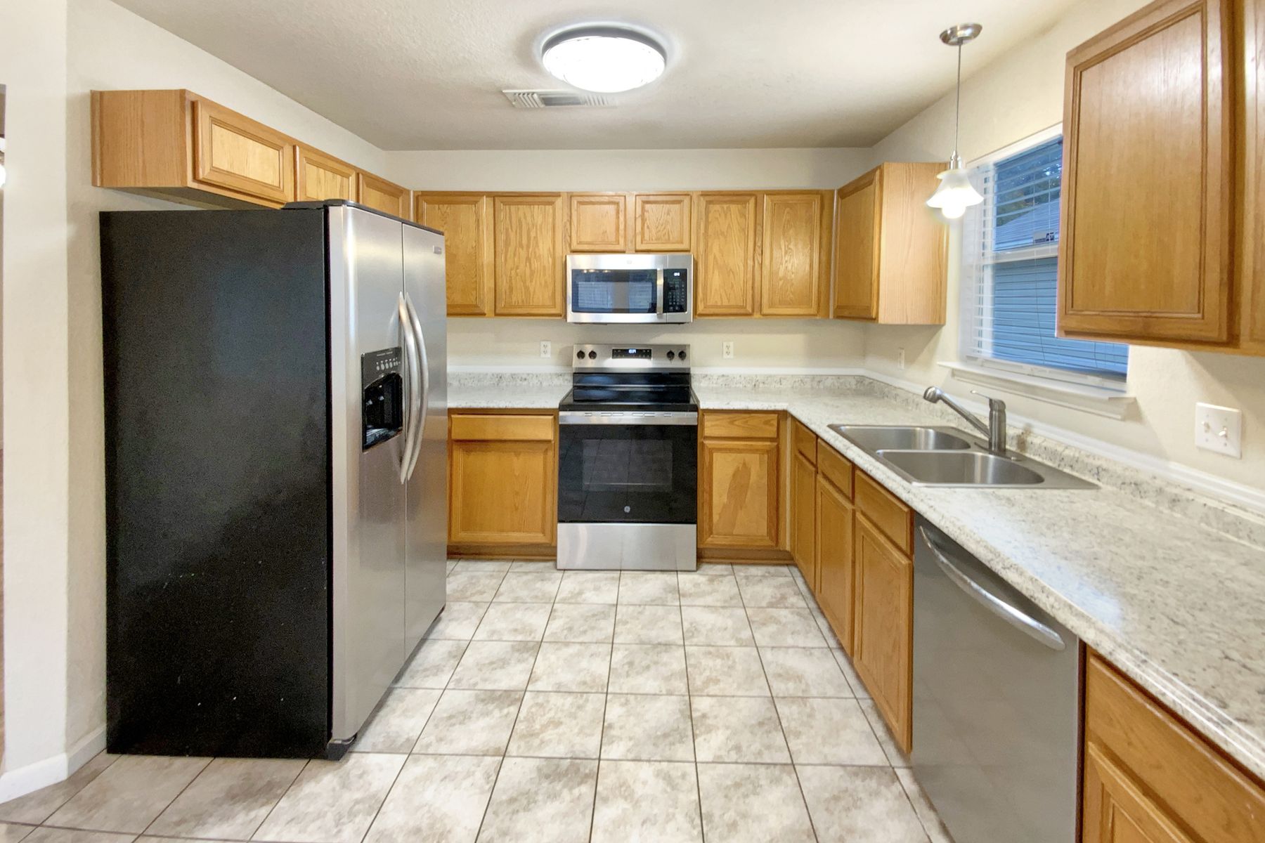 Photo 2 of 16 of 4710 Silver Leaf Ct, Temple, TX