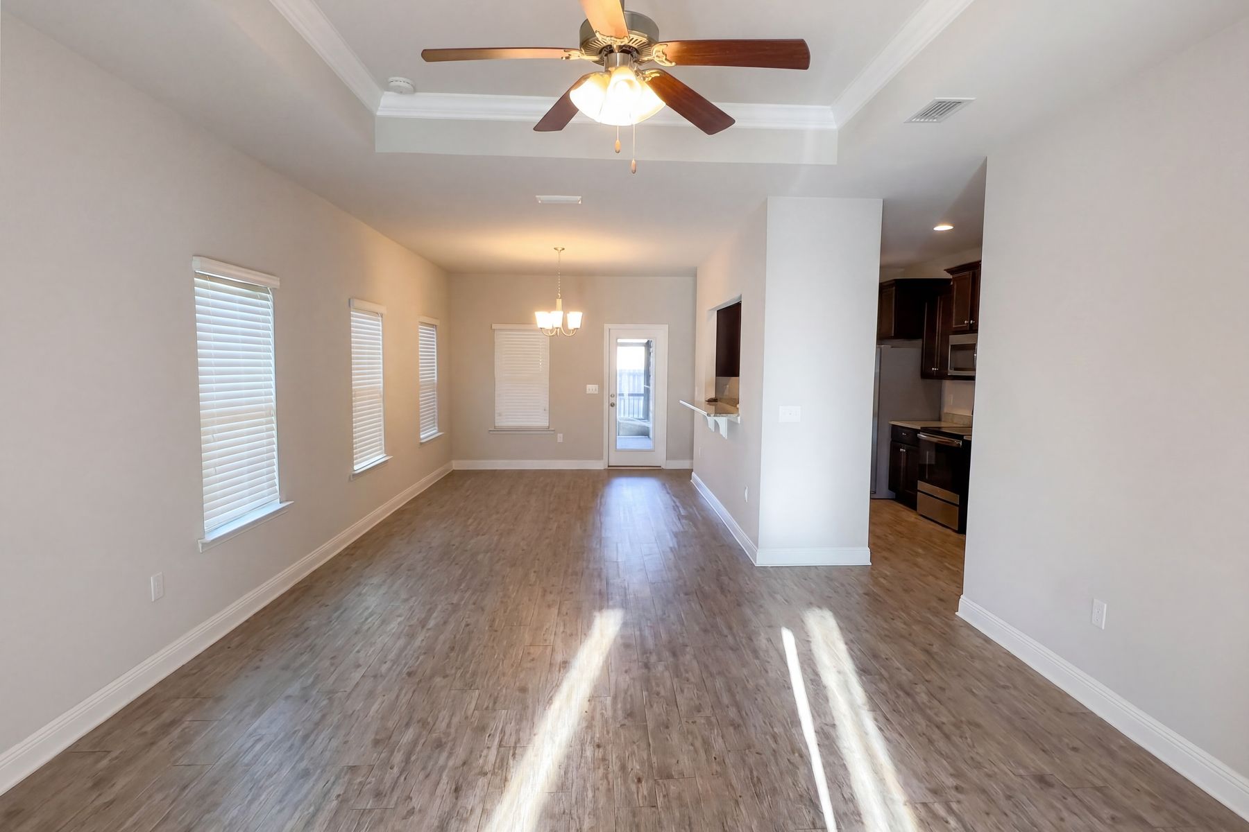 Property photo 3 of 1740 Covington Ln