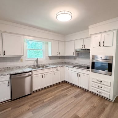 Property photo 2 of 819 Scenic Cir