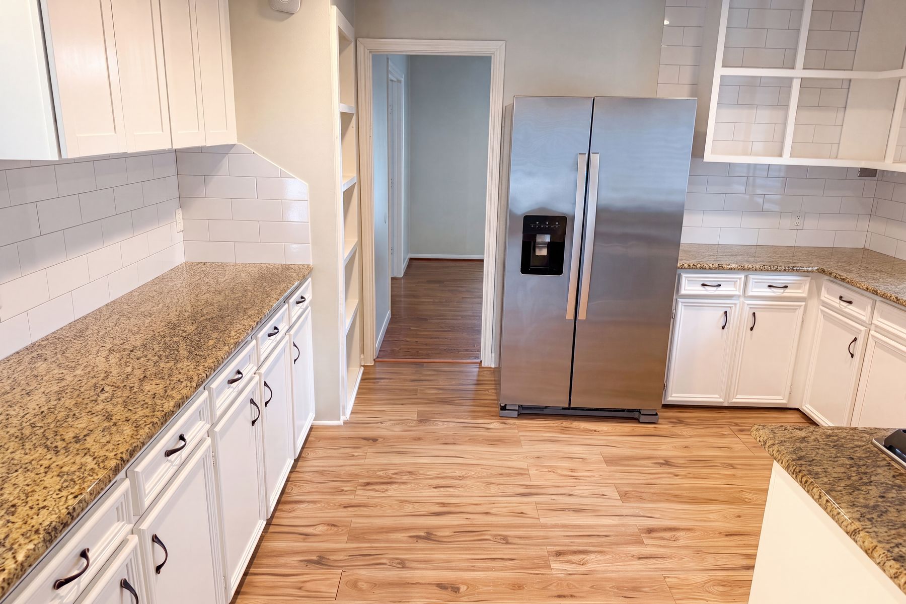 Photo 2 of 26 of 14923 Aspen Hills Dr, Houston, TX