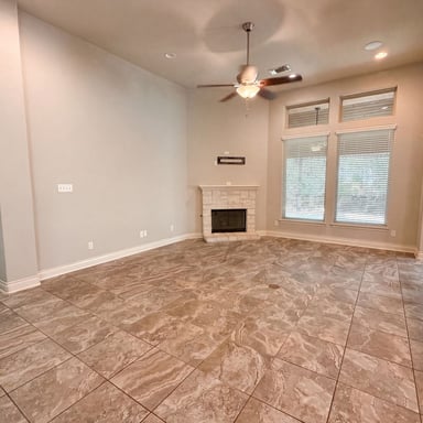 Property photo 3 of 1058 Cedar Glen Dr