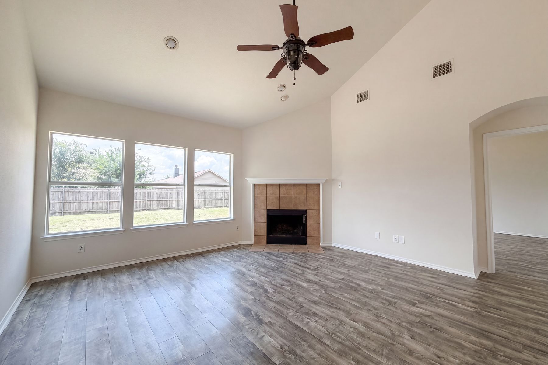 Property photo 3 of 8608 Sagebrush Trl