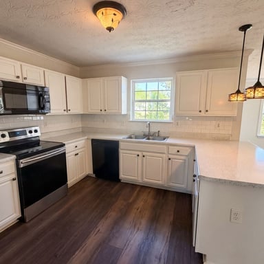 Property photo 2 of 2925 Lake Port Dr