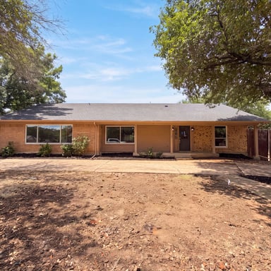 Property photo 1 of 940 Western Trl
