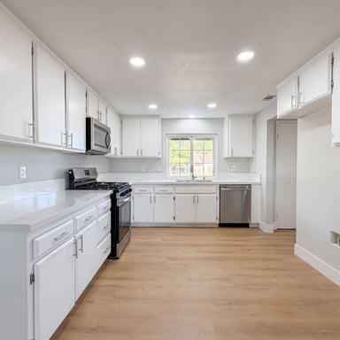 Property photo 2 of 40733 176th St E