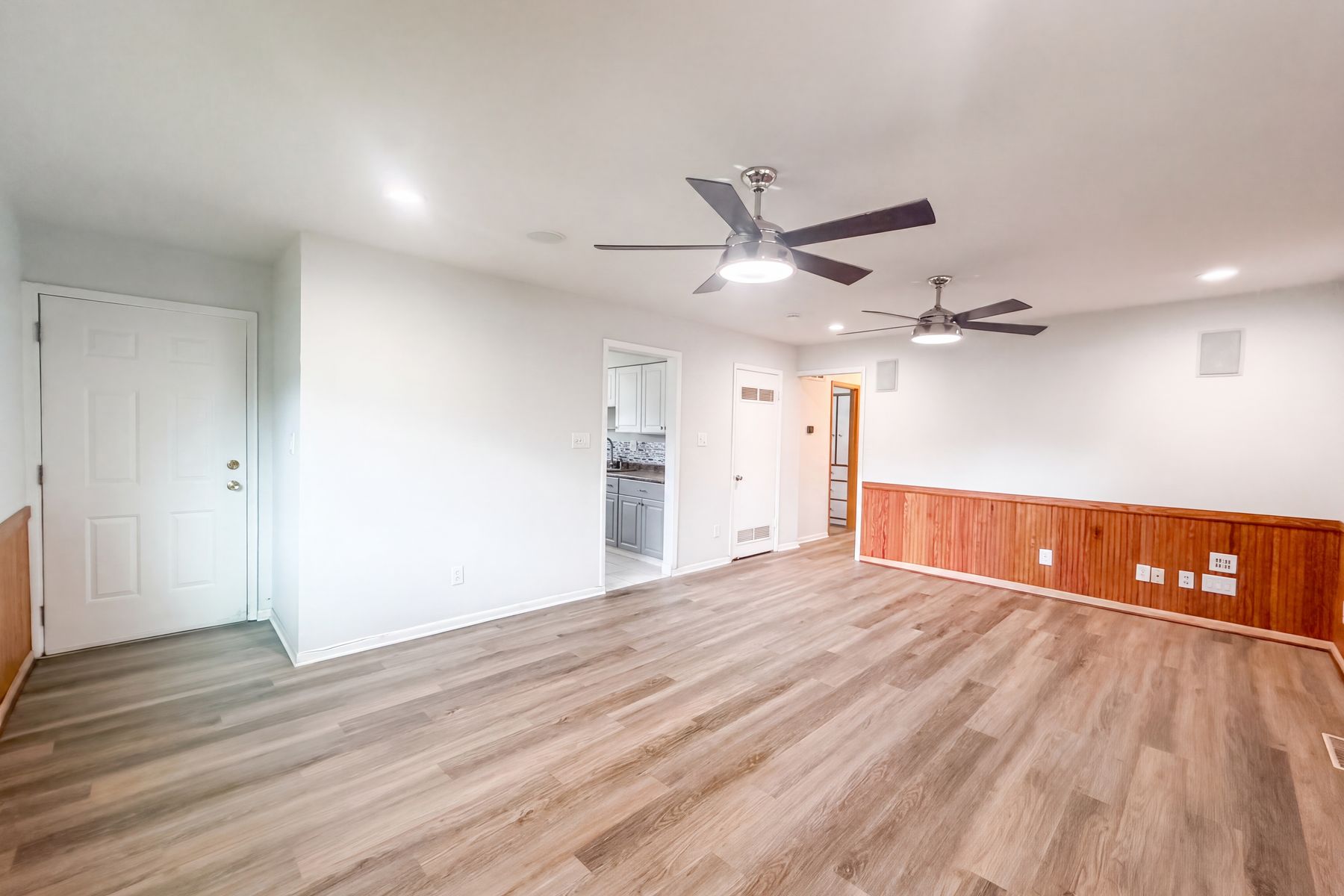 Property photo 3 of 2221 Myrtle Ave