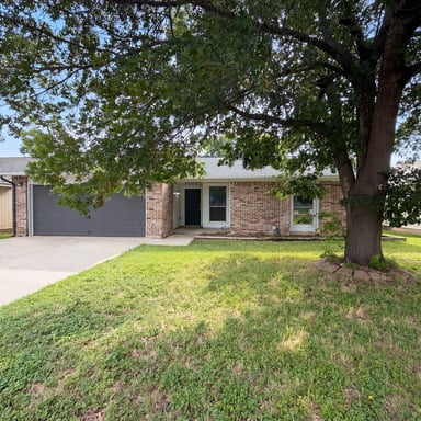 Property photo 1 of 1803 Frontier Trl