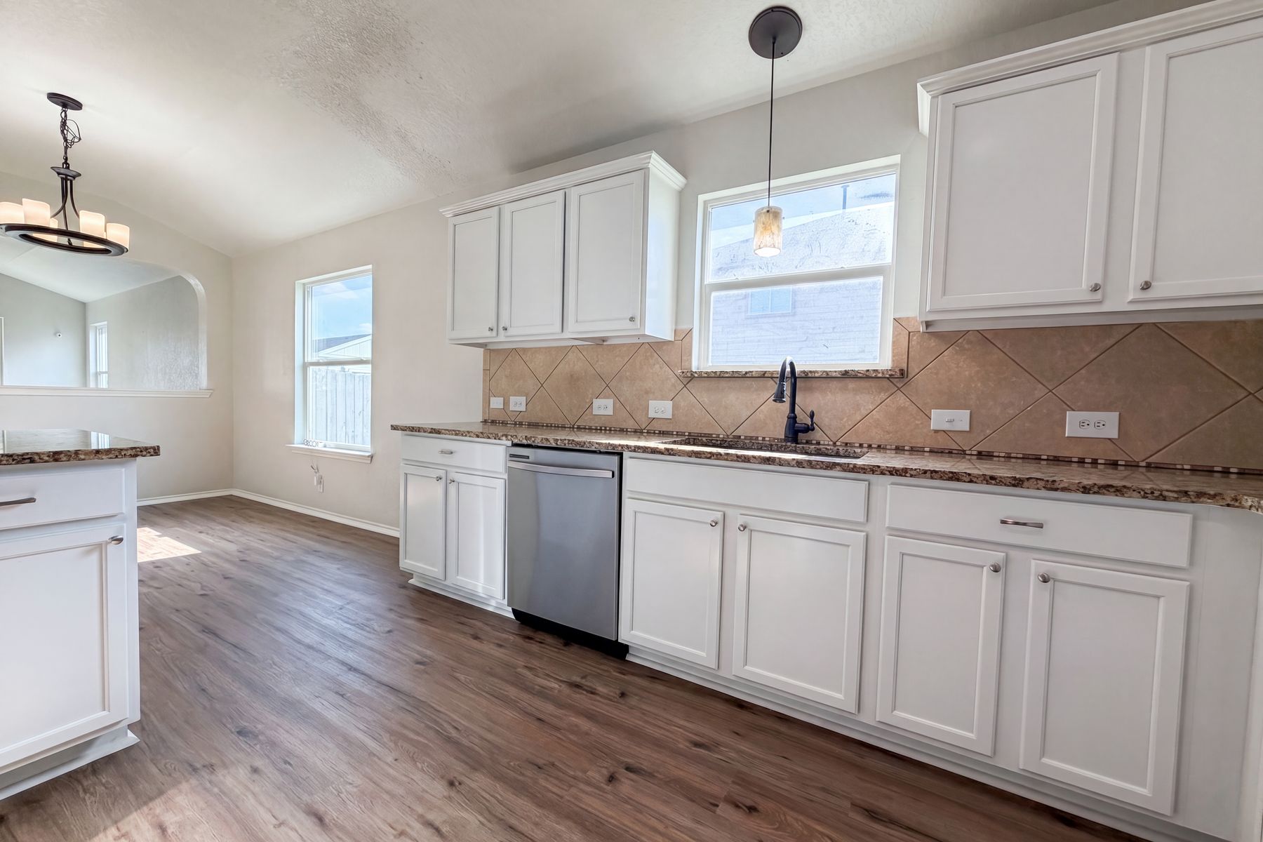 Photo 2 of 16 of 2886 Oakbranch Rdg, New Braunfels, TX