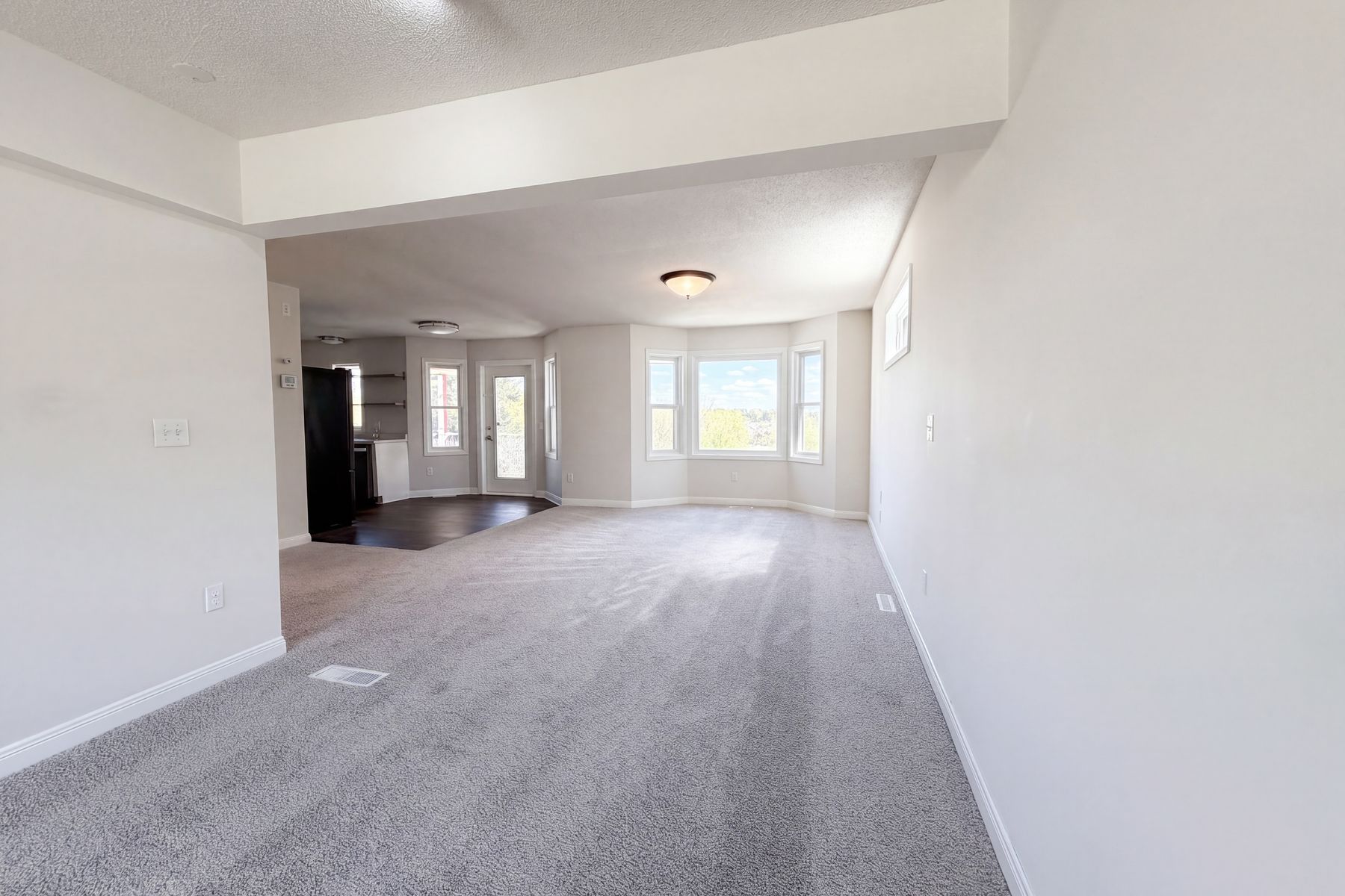 Property photo 3 of 9429 Harkness Ave S