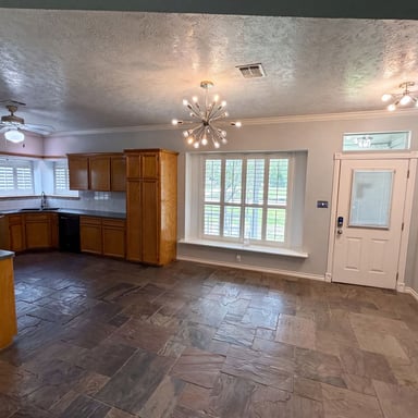 Property photo 2 of 7934 Round Rock Dr