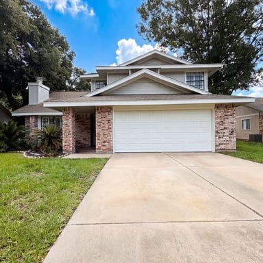 Property photo 1 of 807 Mountain Meadows Dr