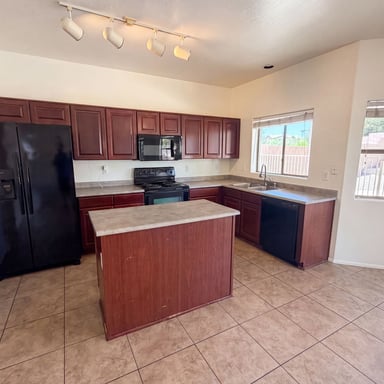Property photo 2 of 17268 W Elaine Dr