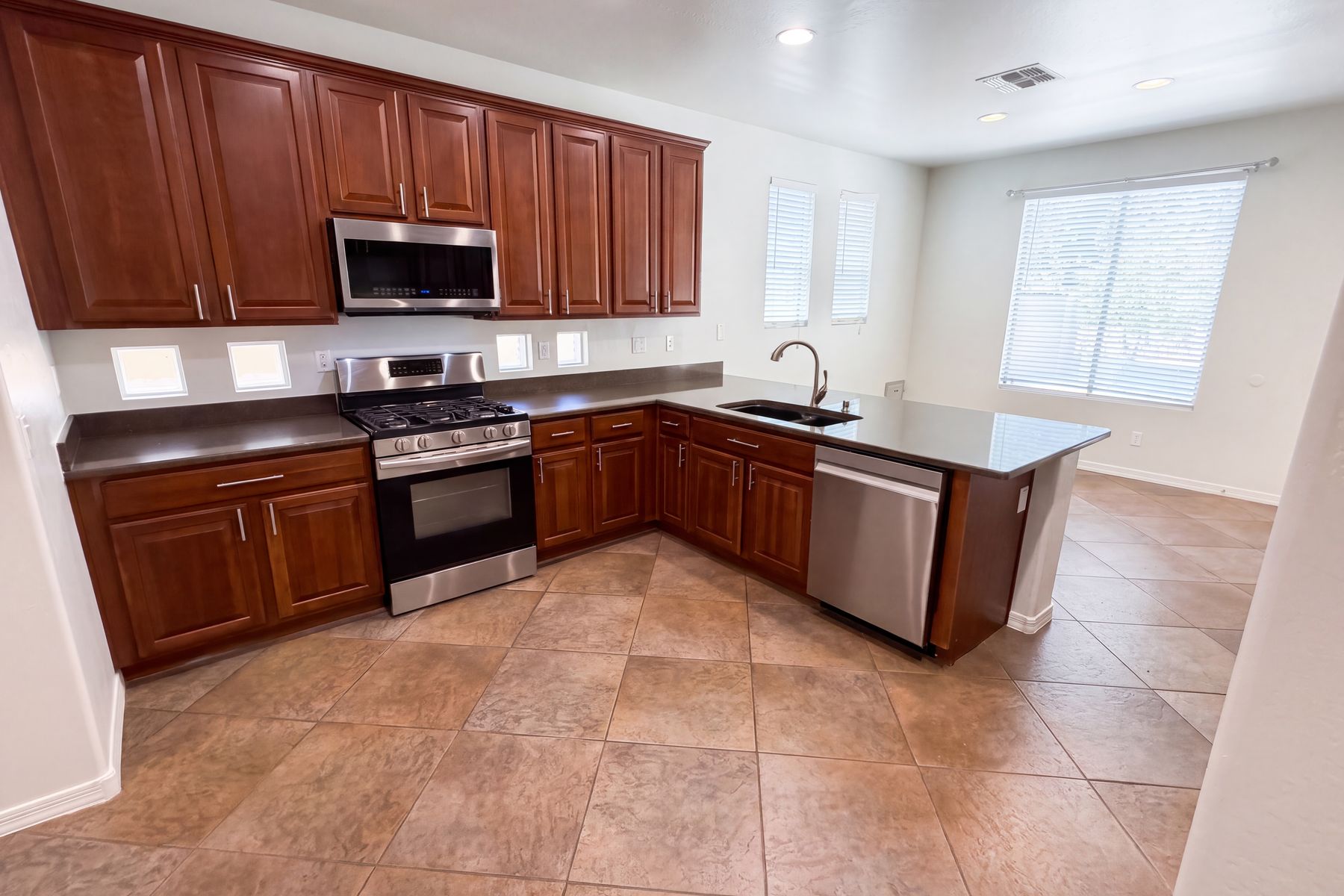 Photo 2 of 51 of 10964 N 161st Ave, Surprise, AZ