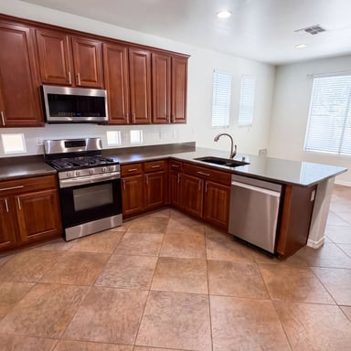 Property photo 2 of 10964 N 161st Ave