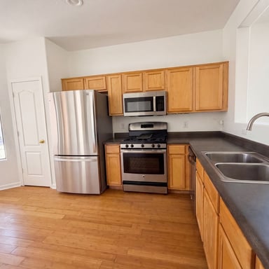 Property photo 2 of 3421 E Dennisport Ave