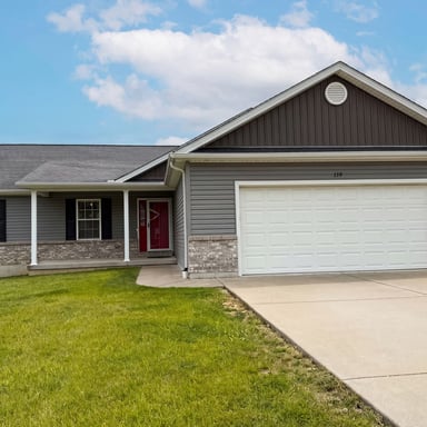 Property photo 1 of 139 Palace Way Dr