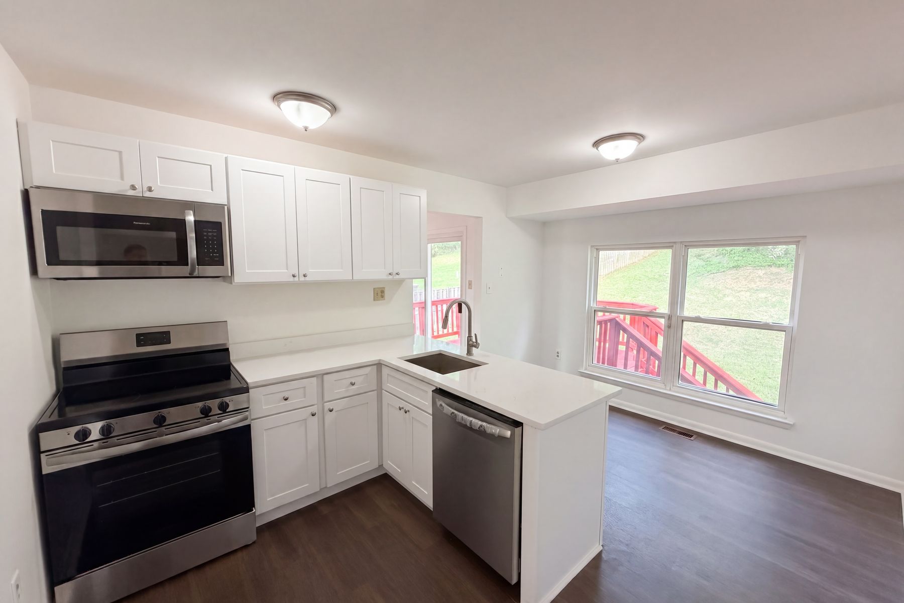 Photo 2 of 19 of 12708 Lampton Ln, Fort Washington, MD