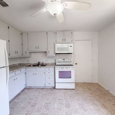Property photo 2 of 1213 S Ridgeway Dr