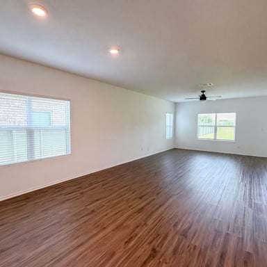 Property photo 3 of 424 Wolf Springs Rd