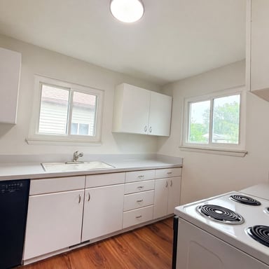Property photo 2 of 33522 Fernwood St
