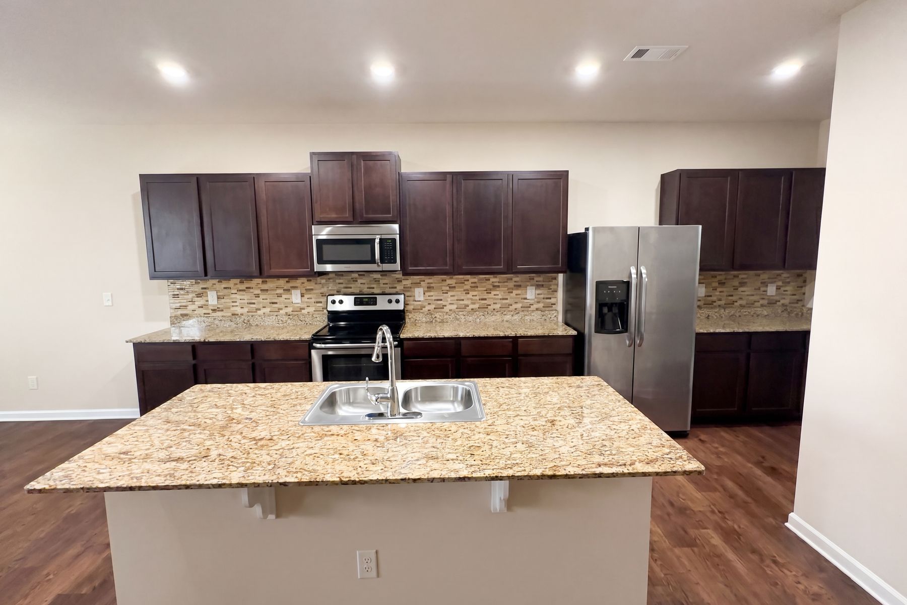 Photo 2 of 39 of 8496 Glenview St, Douglasville, GA