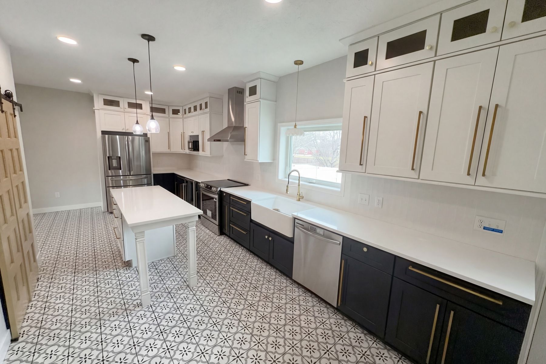 Photo 2 of 28 of 12825 Clifford Cir, Carmel, IN