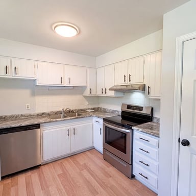 Property photo 2 of 2883 S Wollenweber Rd