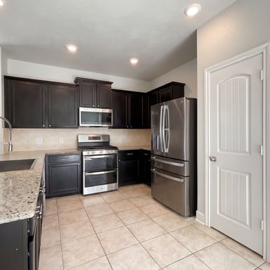 Property photo 2 of 18813 Genova Bay Ct