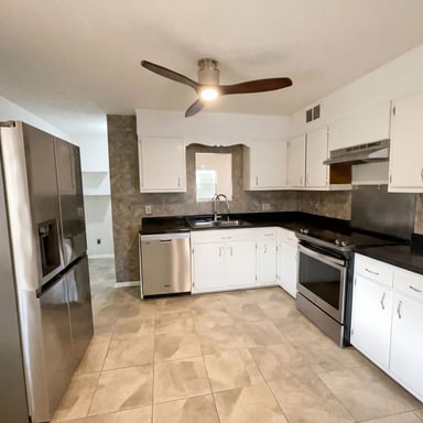 Property photo 2 of 1004 Vesper Ln