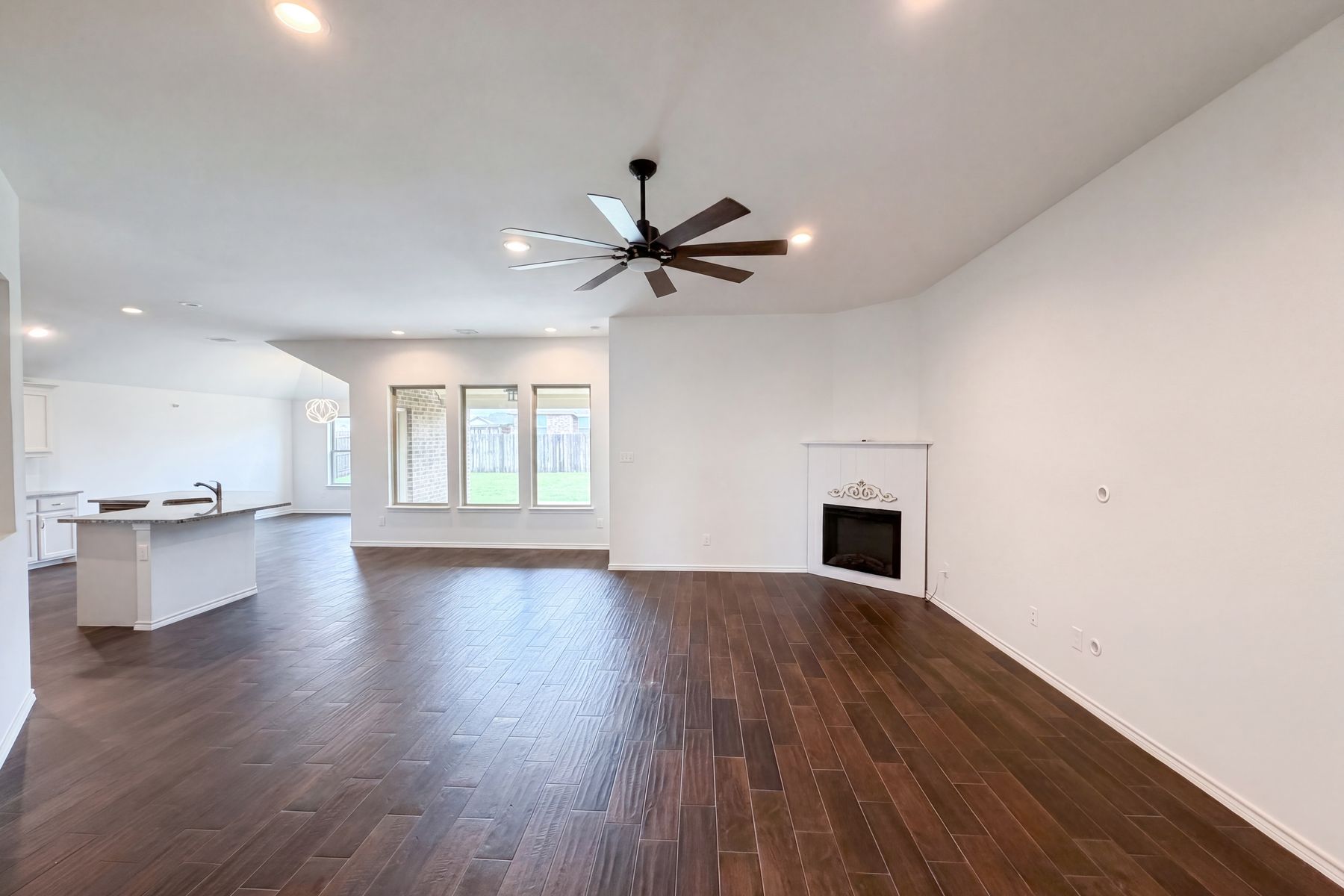 Property photo 3 of 1631 Glade Meadows Dr