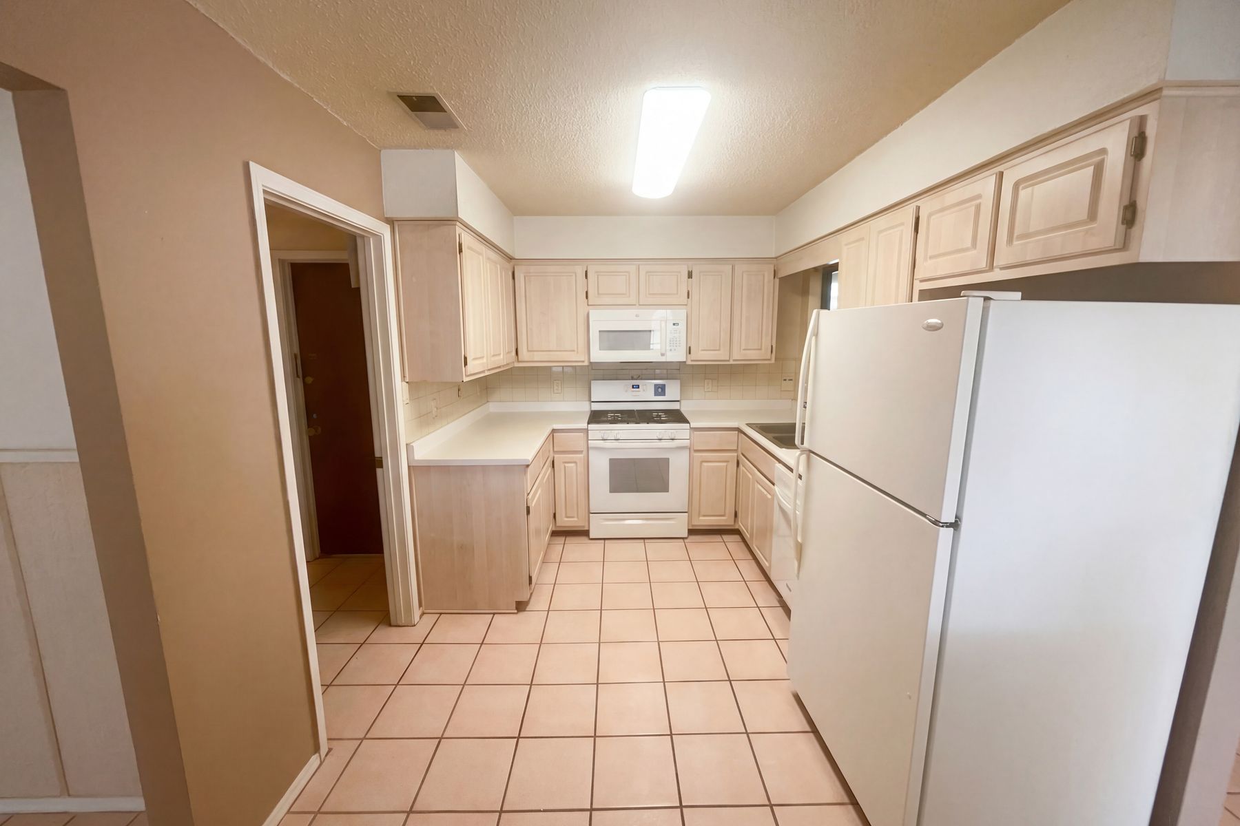 Photo 2 of 21 of 7212 Derickson Ave NE, Albuquerque, NM