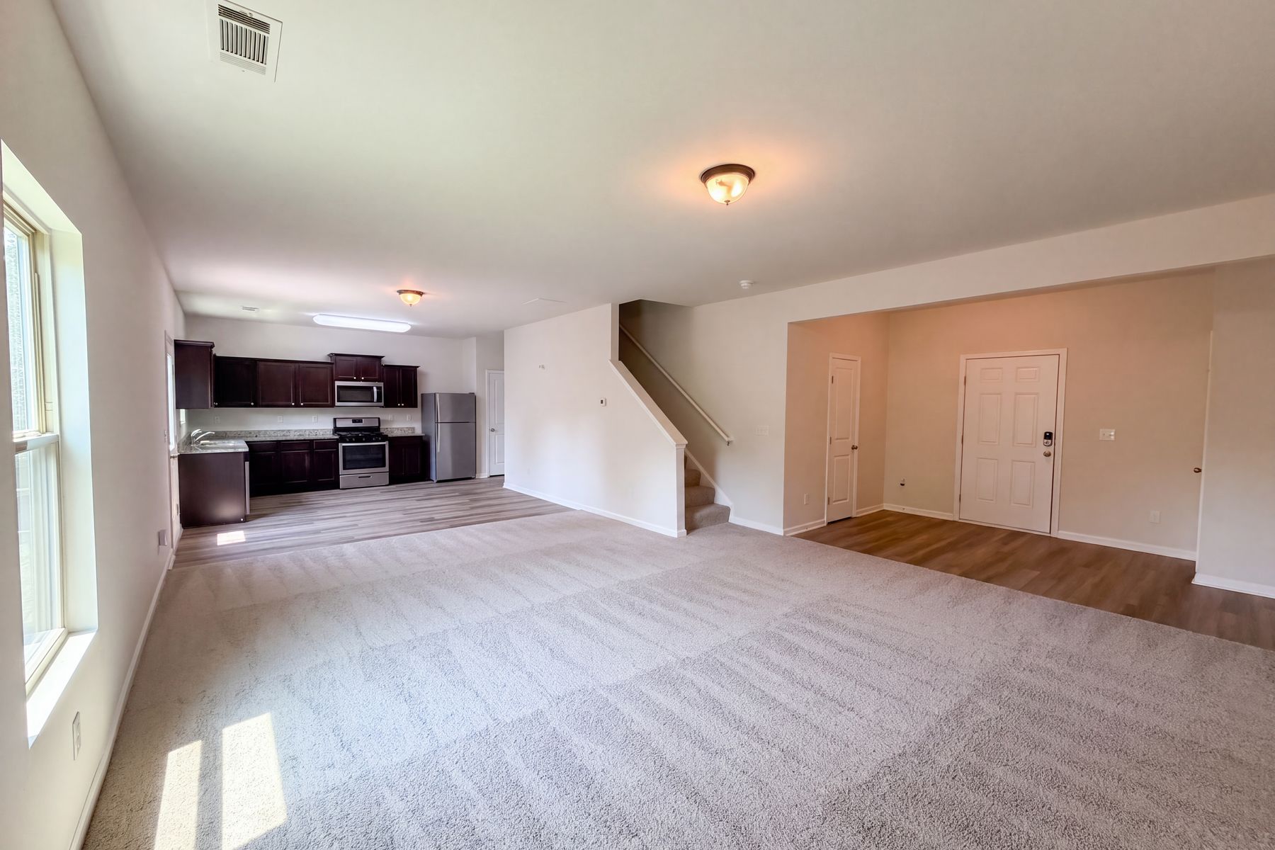 Property photo 3 of 836 Castilla Way